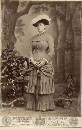 Condessa de Villa Real e de Mello. 1882. 34 annos.