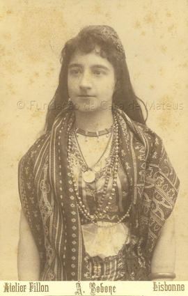Sofia Burnay, 4ª condessa de Mafra, no baile em casa dos condes de Magalhães