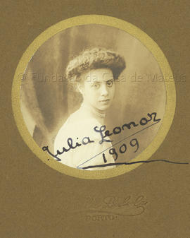 Júlia Leonor