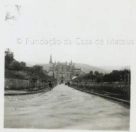 [D. Maria Teresa de Sousa Botelho e Melo, 4ª Condessa de Vila Real, com sua filha D. Maria Teresa...