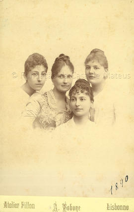 Maria Joaquina de Saldanha da Gama Ornelas e filhas