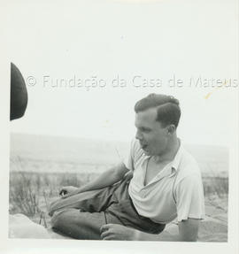 [D. Francisco de Sousa Botelho de Albuquerque na praia].