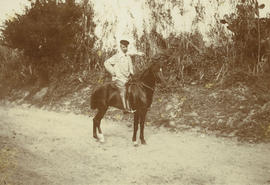 Martinho de Brederode no seu cavalo Lucero, Tânger 1906