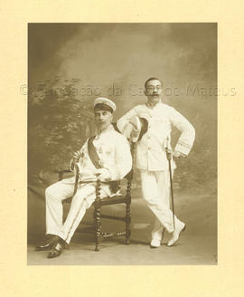Festas da coroação. Shangay (?) Eu e o meu vice consul Joaquim [ilegivel] Chagas. Martinho de Brederode.