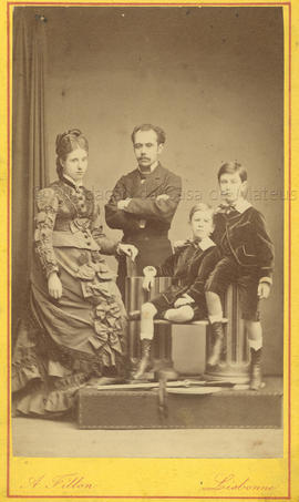 Julia Braancamp Mancellos, marido, e os dois Brederodes.