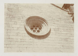 Sé de Vila Real: Vista exterior da rosácea do transepto.